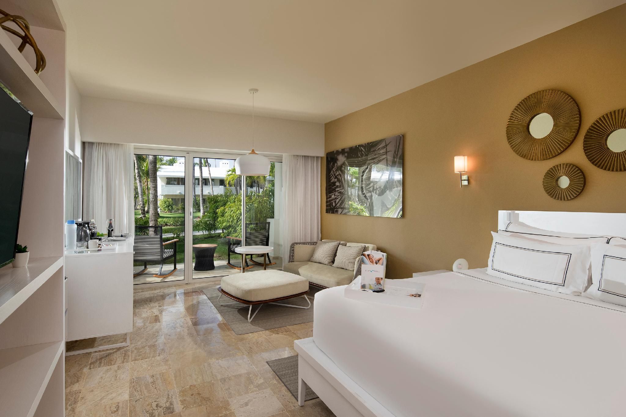 The Level Suite Tropical Palms By Stay Well