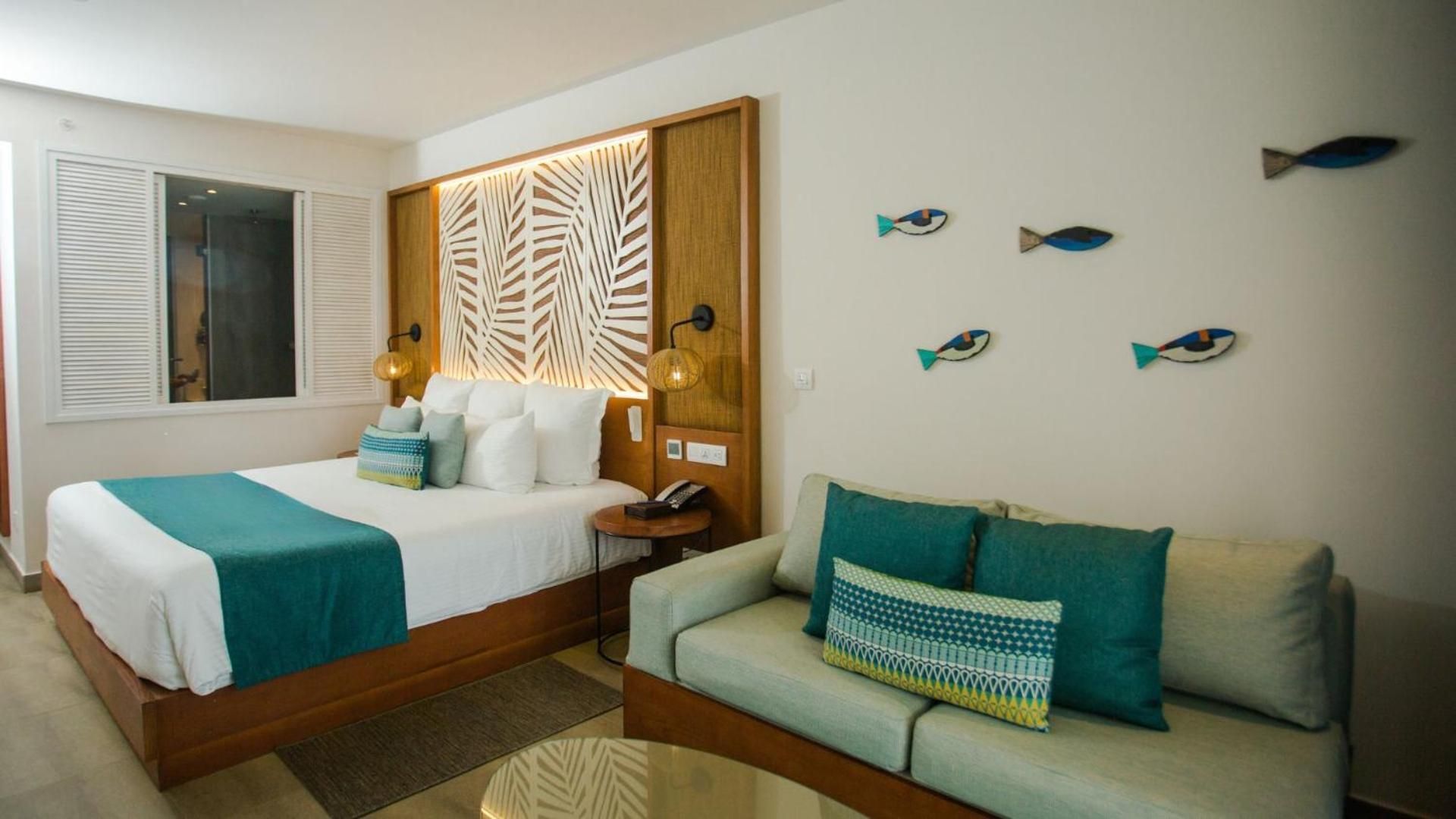Junior Suite Pool View King