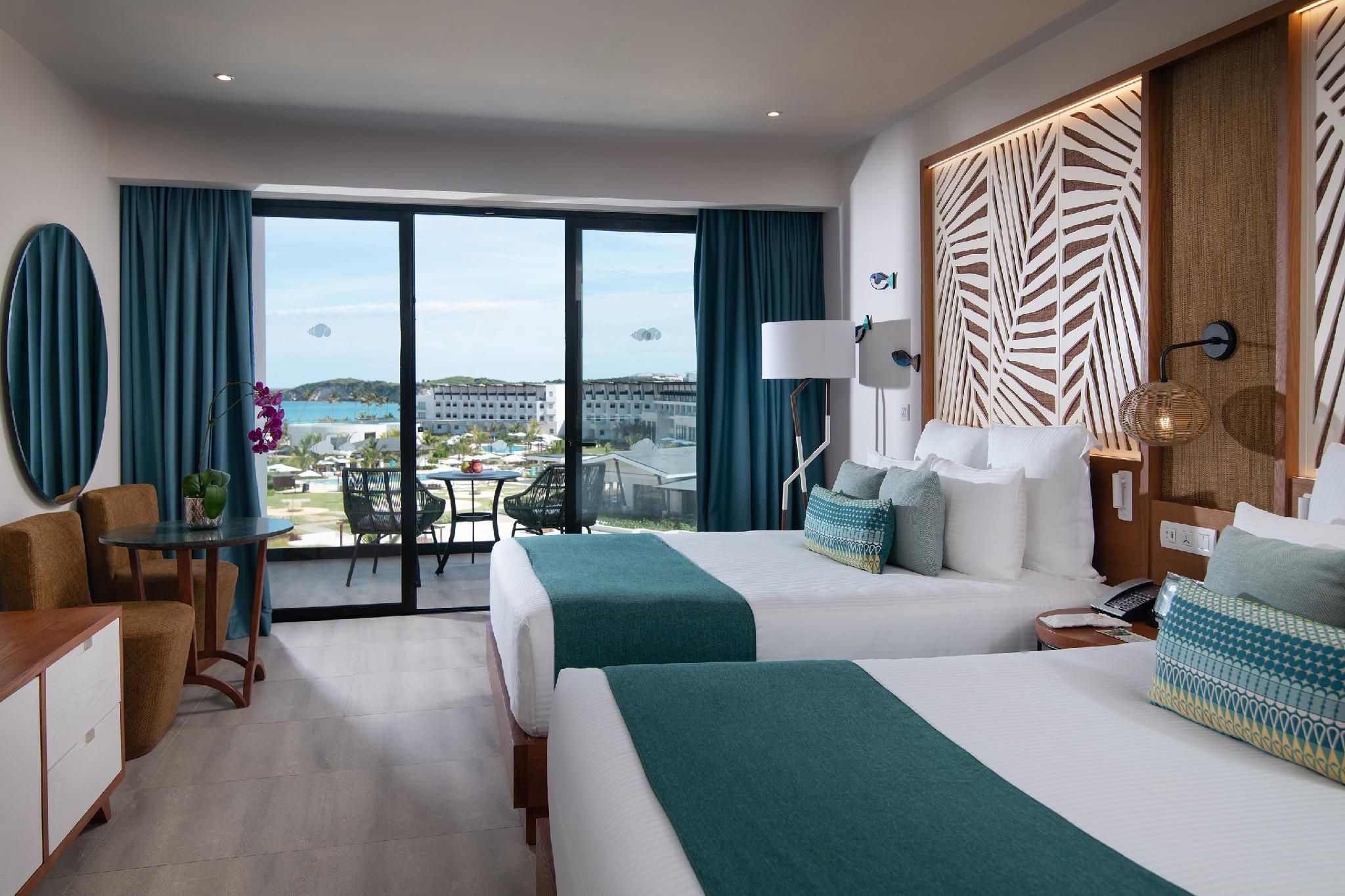 Preferred Club Junior Suite Partial Ocean View Double