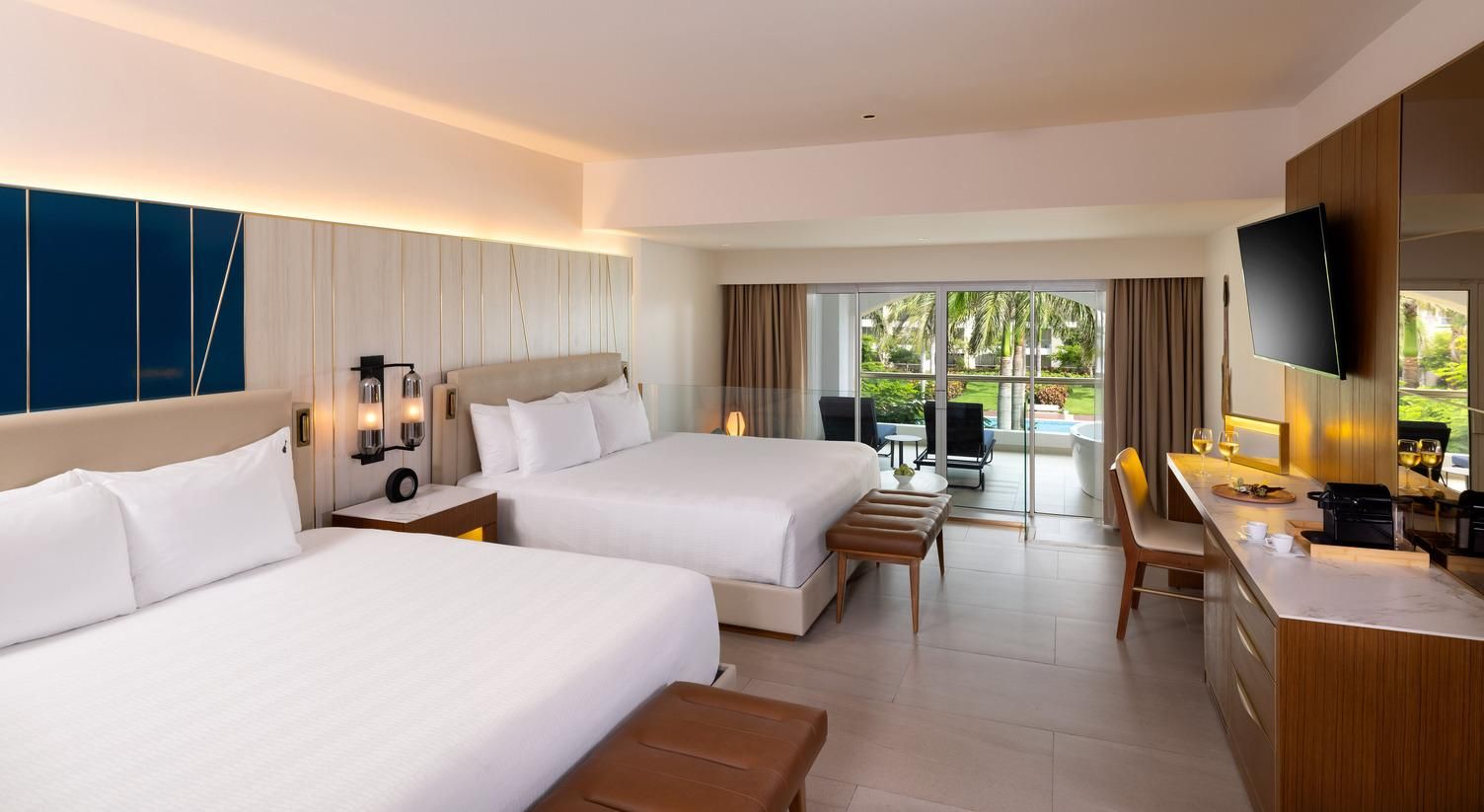 Islander Junior Suite 2 King beds & Sofa Bed