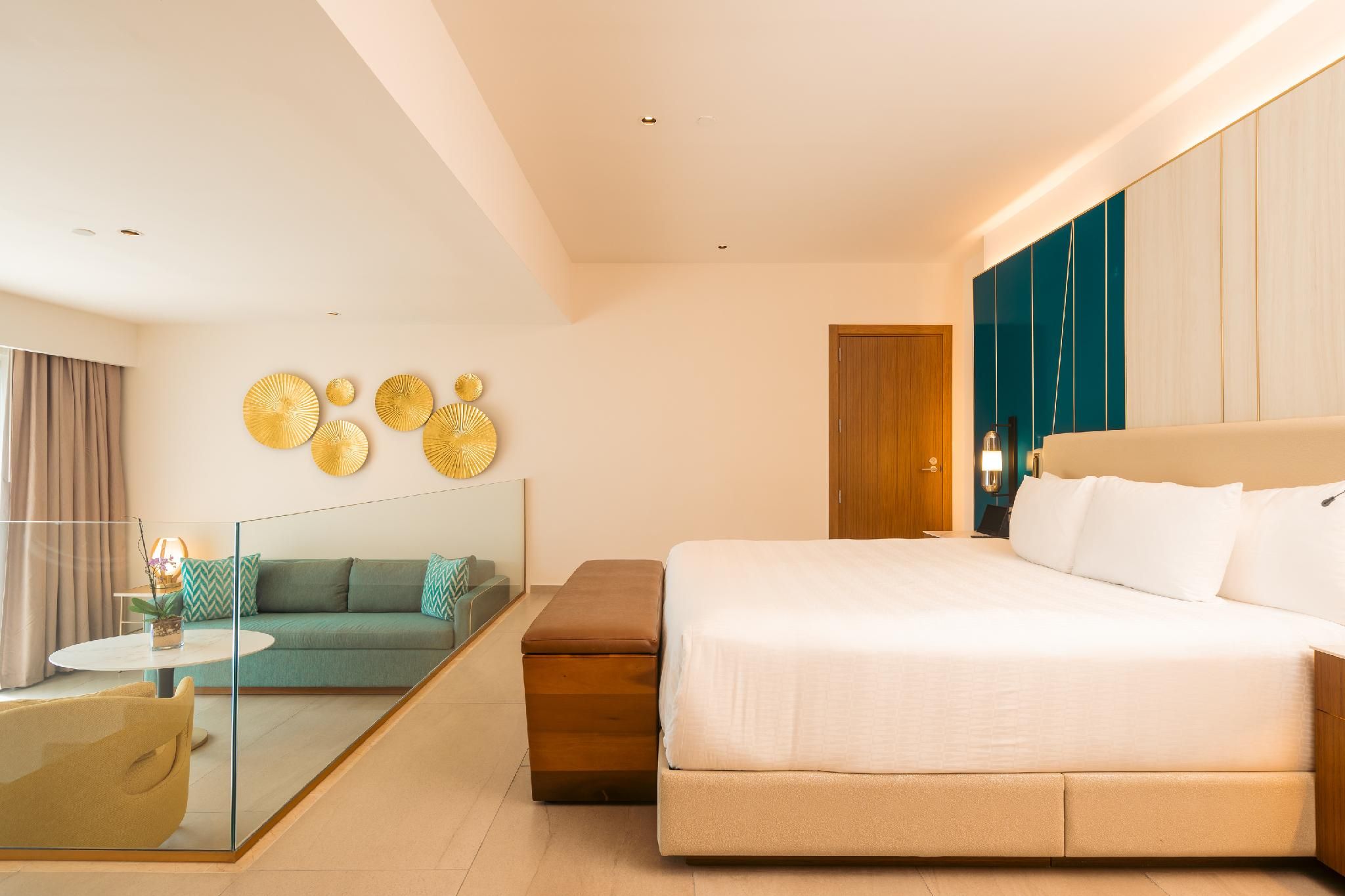 Caribbean Suite King & Sofa Bed