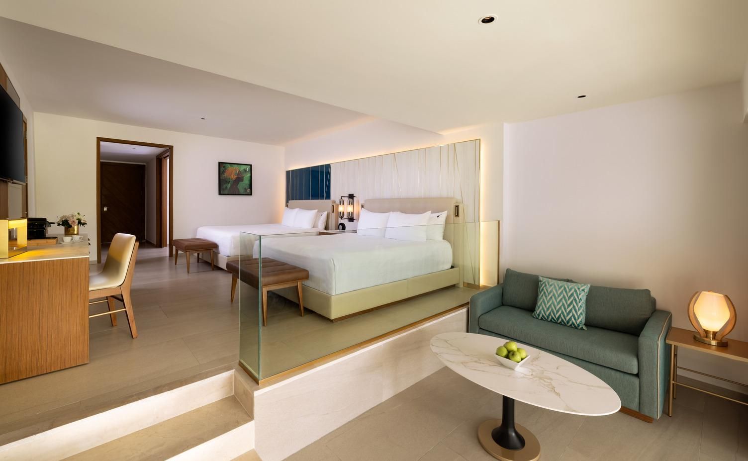 Islander Junior Suite 2 King beds & Sofa Bed