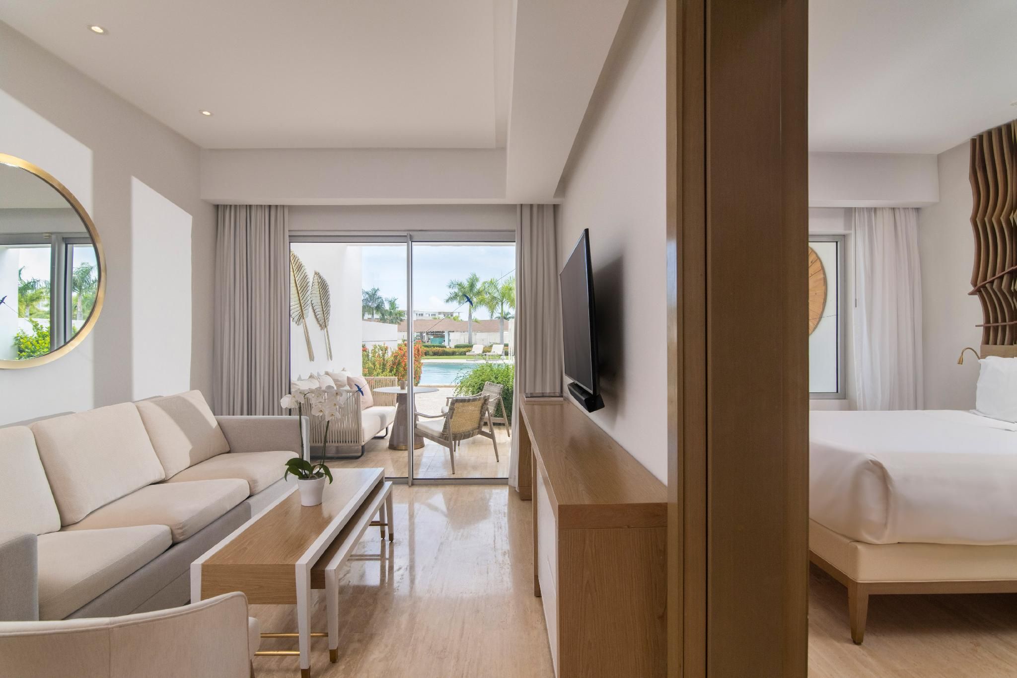 Family Concierge Suite Swim Up