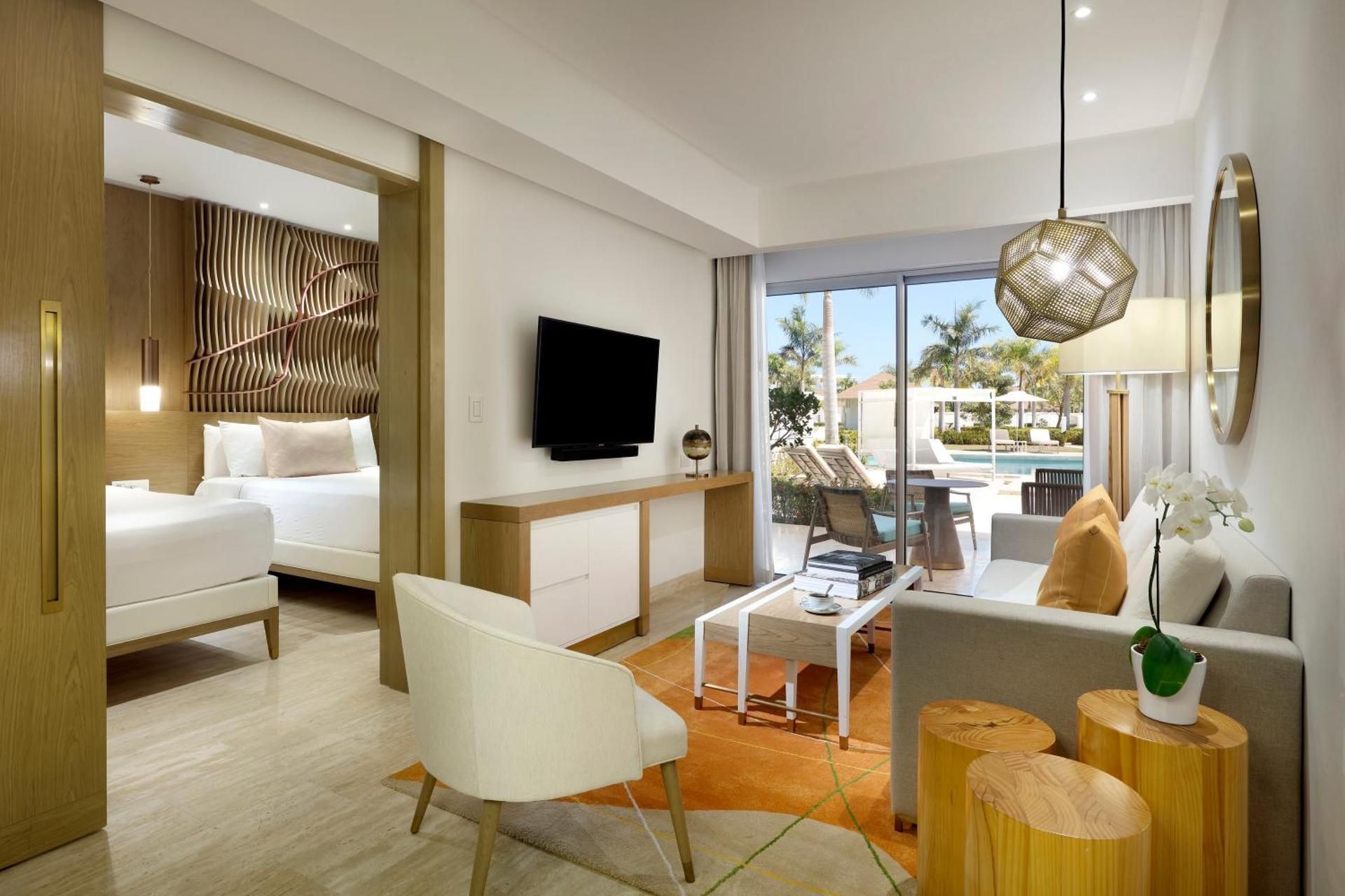 SUITE SWIM UP