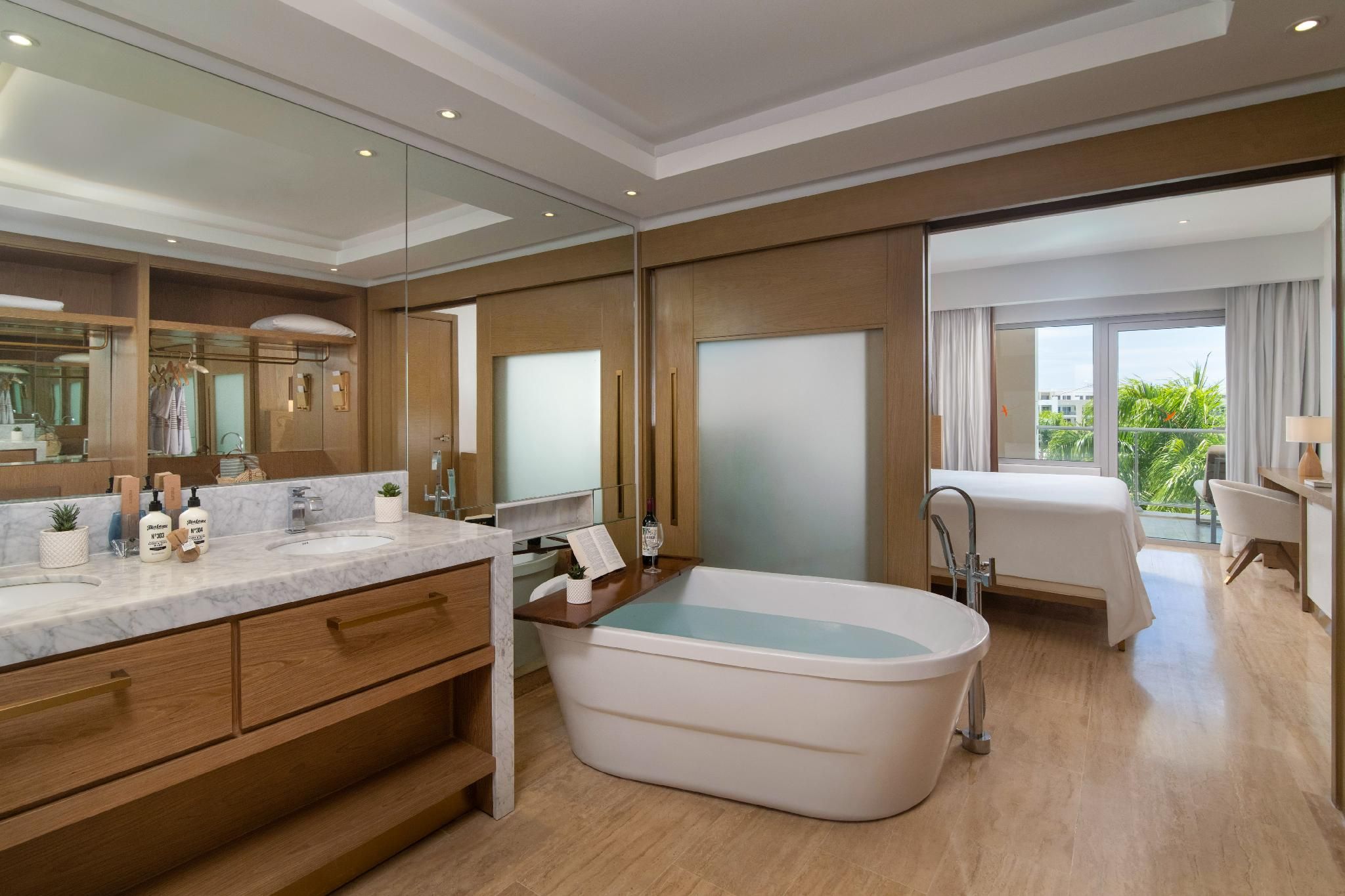 Family Concierge Two Bedroom Master Suite