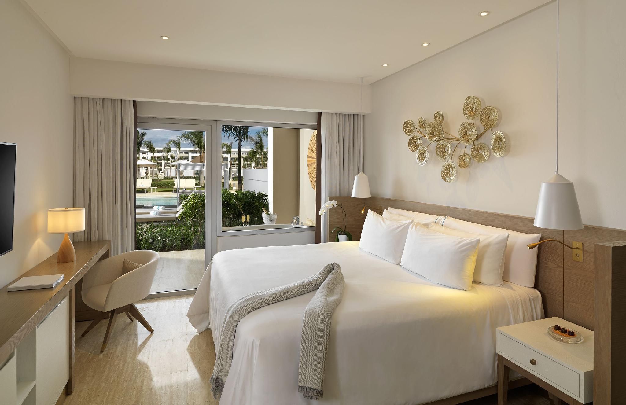 The Reserve Master Suite Swim-Up