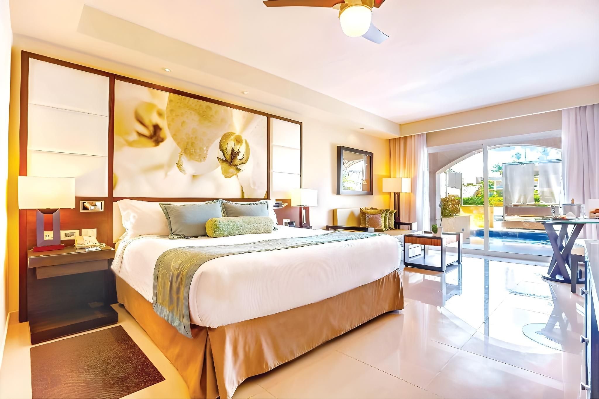 Luxury Swim out Room Diamond Club