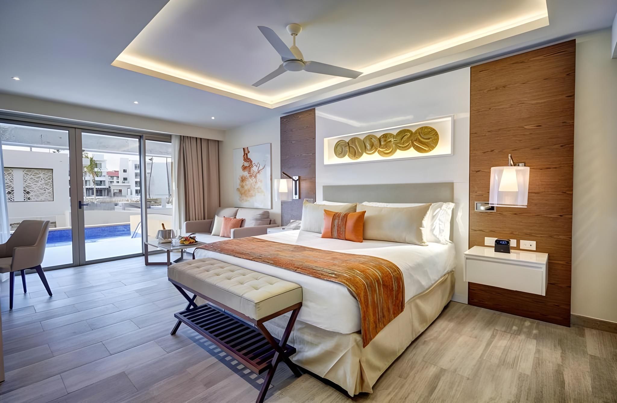 Luxury Chairman Three Bedroom Suite Swim Out Diamond Club