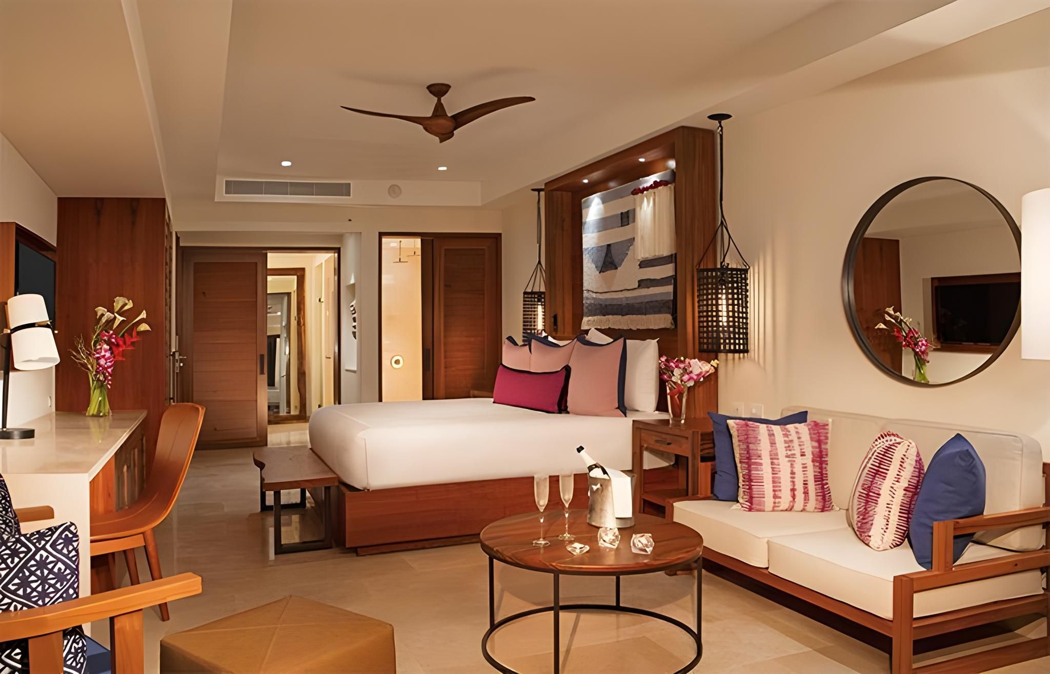 Junior Suite Partial Ocean View King Bed - All Inclusive