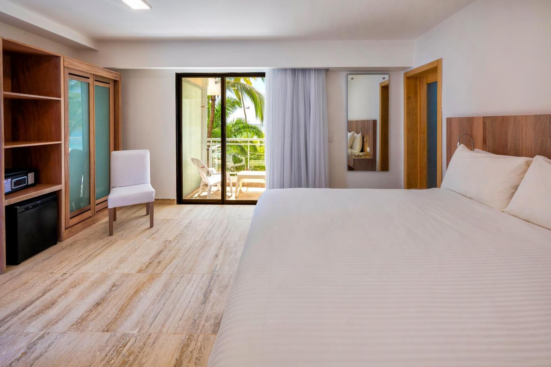 Superior Sea Front, 1 King Bed, Non-Smoking