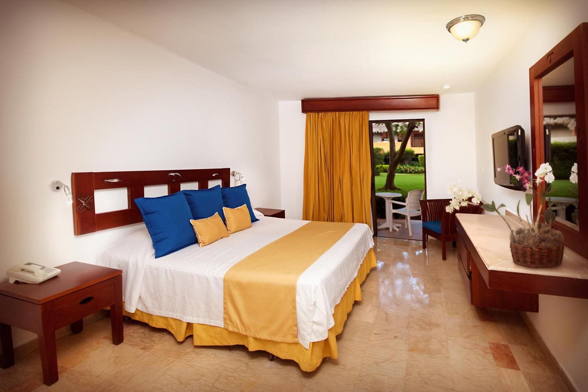 Superior Garden, 1 King Bed, Non-Smoking