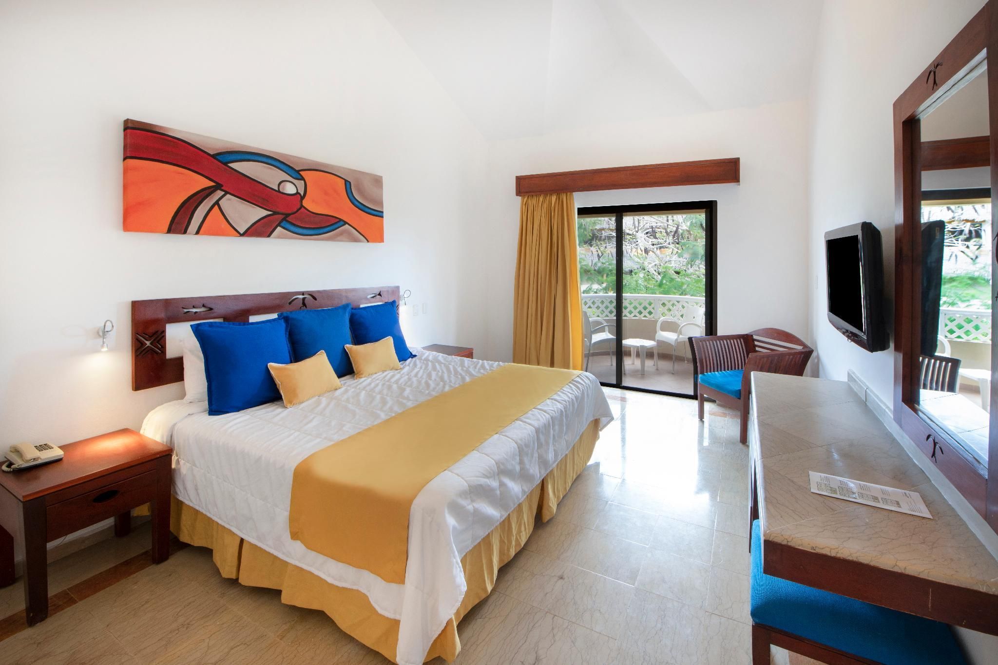 Superior Garden, 1 King Bed, Non-Smoking