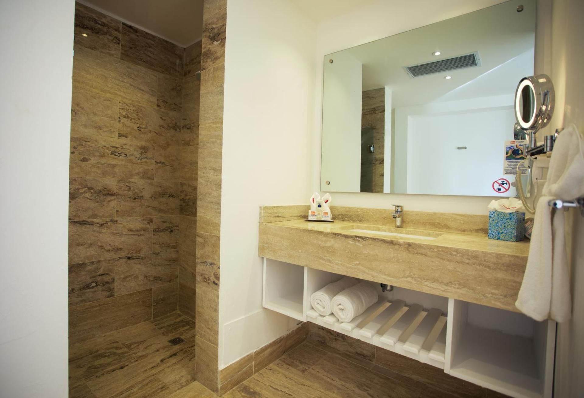 Viva Tangerine by Wyndham, A Trademark All Inclusive Accessible 2 Queen Beds, Non-Smoking 2