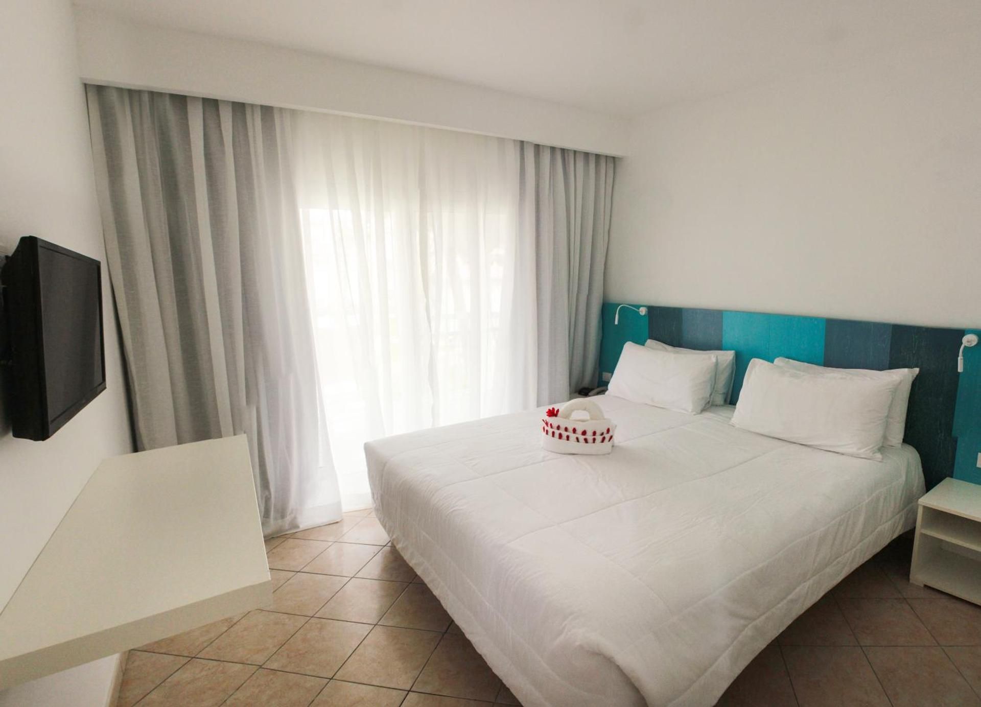 Viva Tangerine by Wyndham, A Trademark All Inclusive All Together, 1 King Bed, Non-Smoking 2