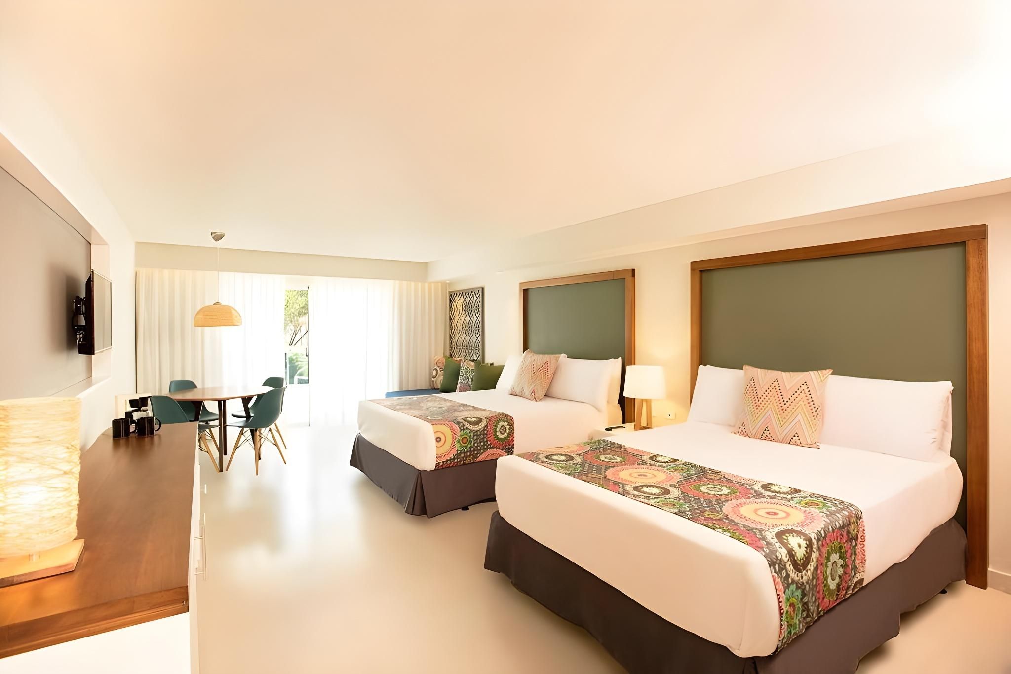 Deluxe Family Room