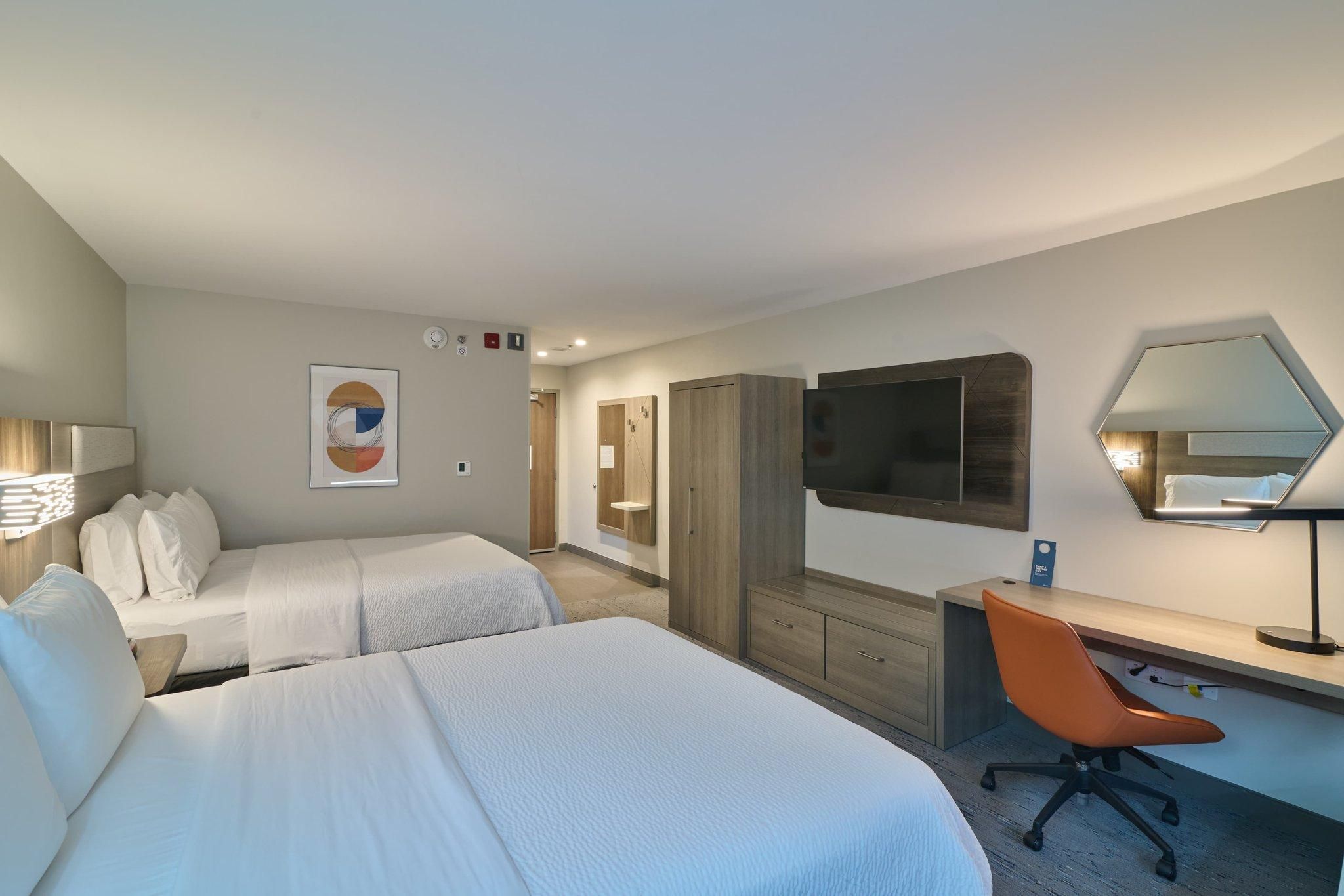 2 Queen Suite