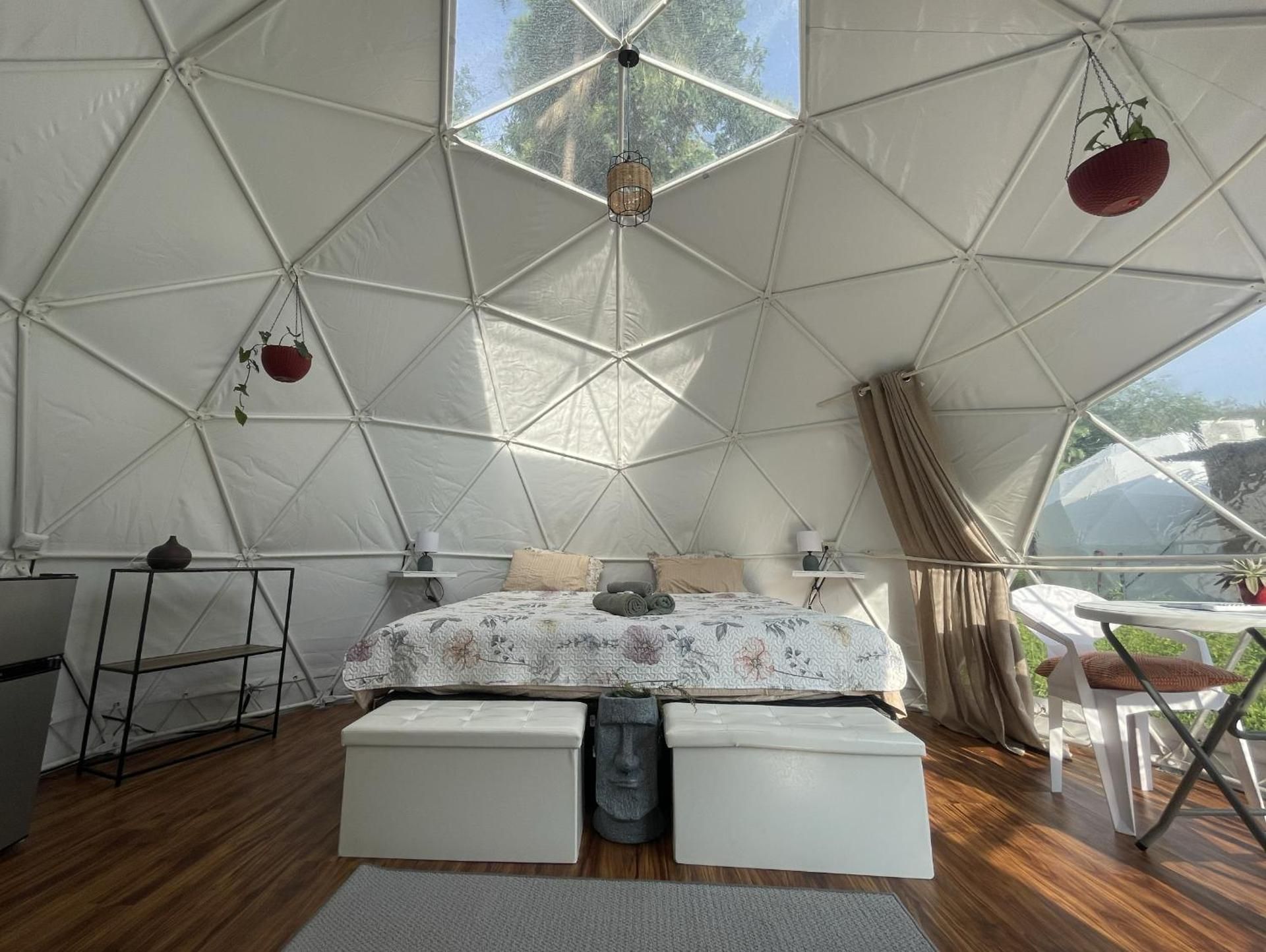 La Comarca River Glamping Dome near Manuel Antonio King Room with Garden View 3