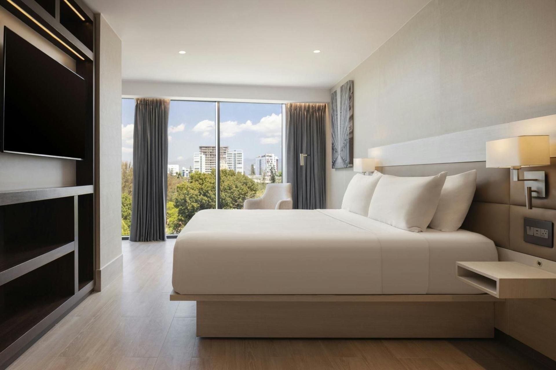 King Suite with Sofa Bed and City View