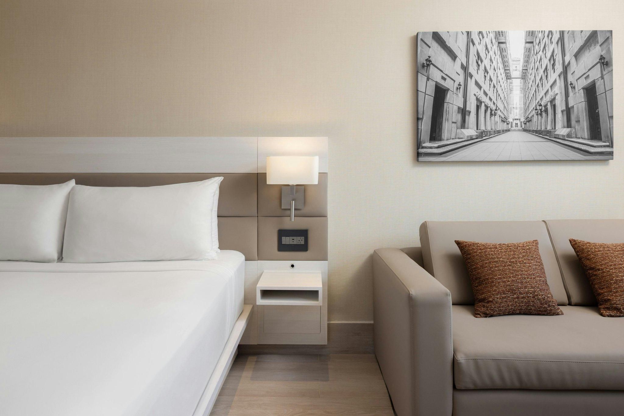 AC Hotel Santiago de los Caballeros AC Deluxe, Guest Room, 1 King, Sofa Bed, City View, Balcony 3