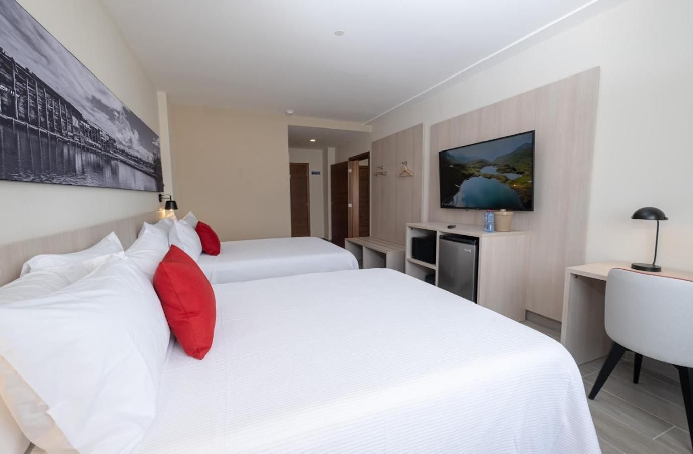 Super 8 by Wyndham Manzanillo 2 Queen Beds, Suite, Non-Smoking 2