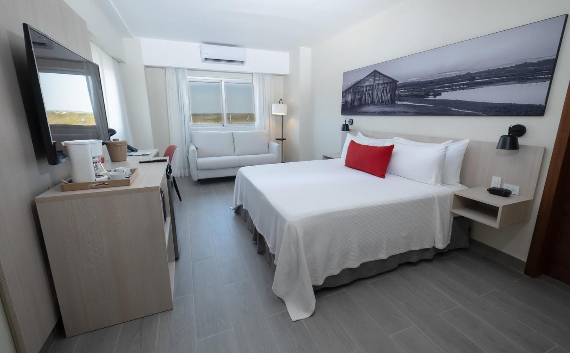 1 King Bed, Suite, Non-Smoking