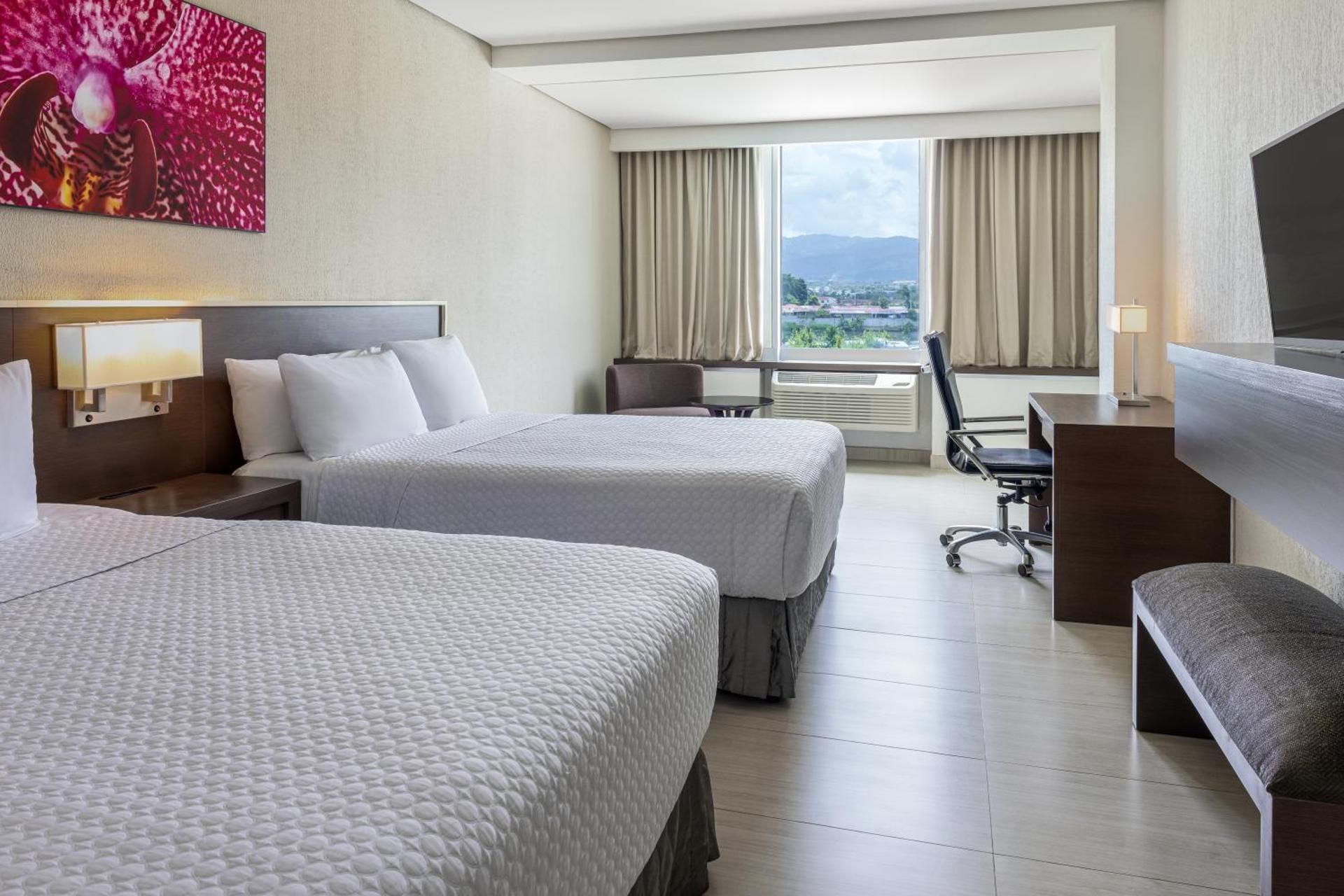 Crowne Plaza Panama Airport By IHG 2 Bed Mobility Accessible Tran Shower Non-Smoking 2