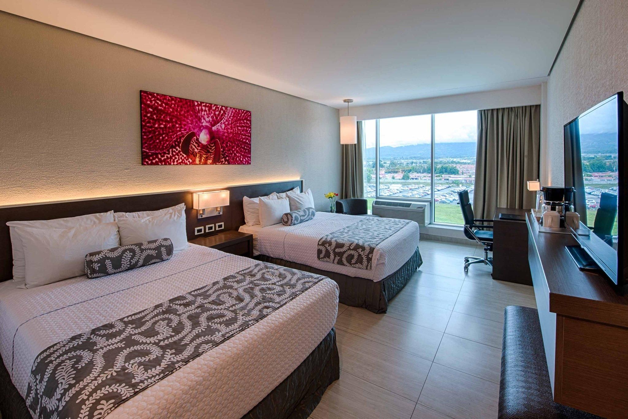 2 Queen Beds Premium