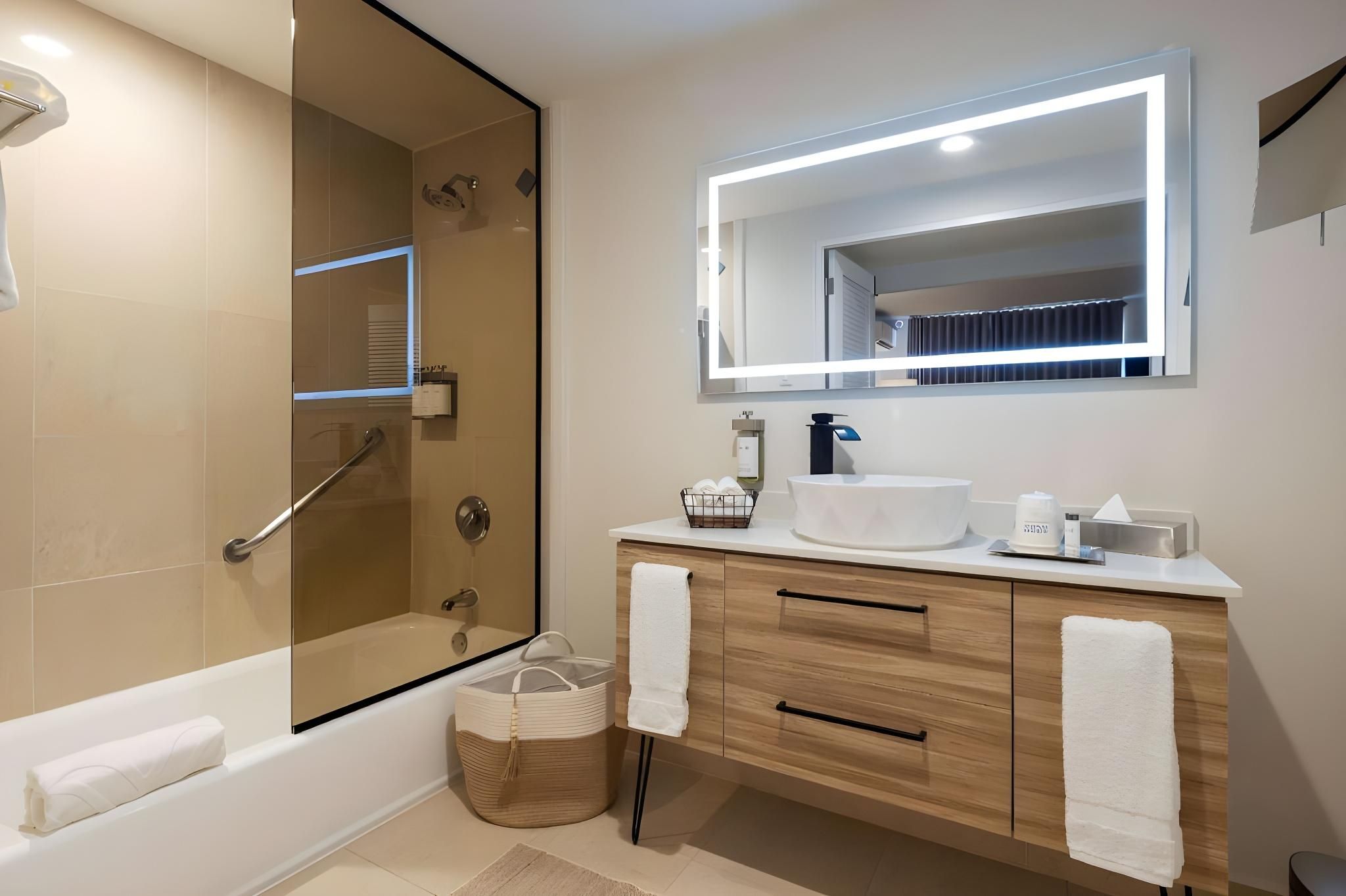 Playa Collection, 1 King Bed, 1 Queen Bed, Family Suite, Garden View