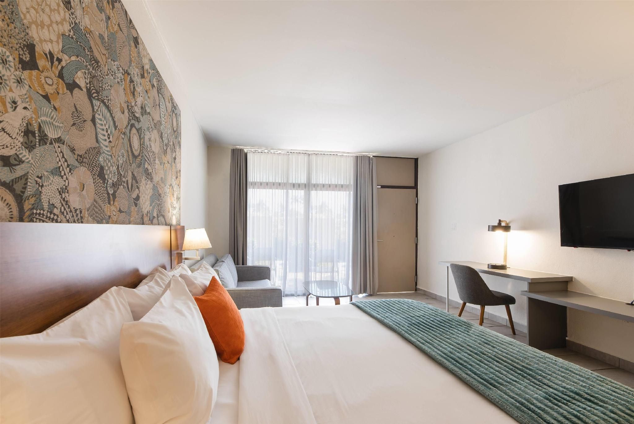 Lagos Collection, 1 King Bed, Studio, Resort View