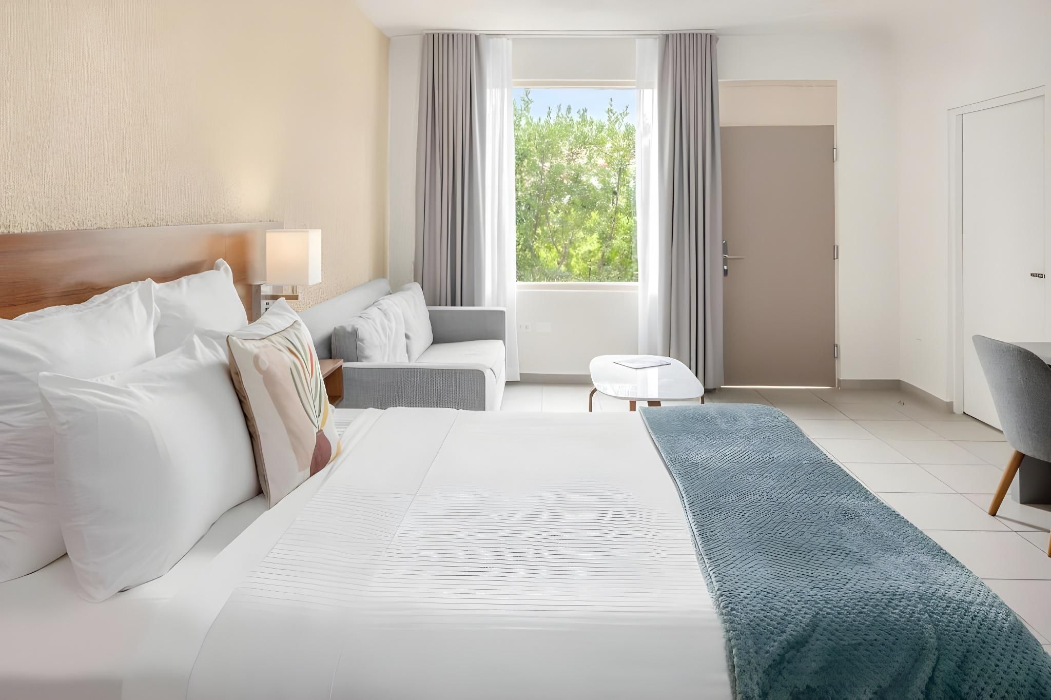 Playa Collection, 1 King Bed, Garden View