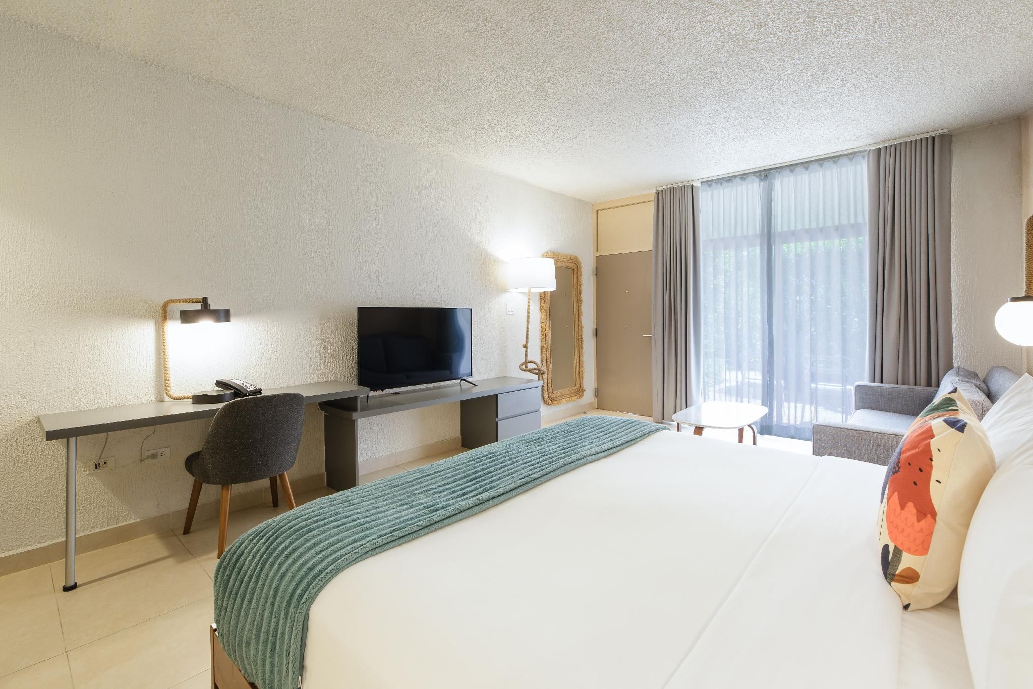 Costa Collection, 1 King Bed, Suite, Resort View