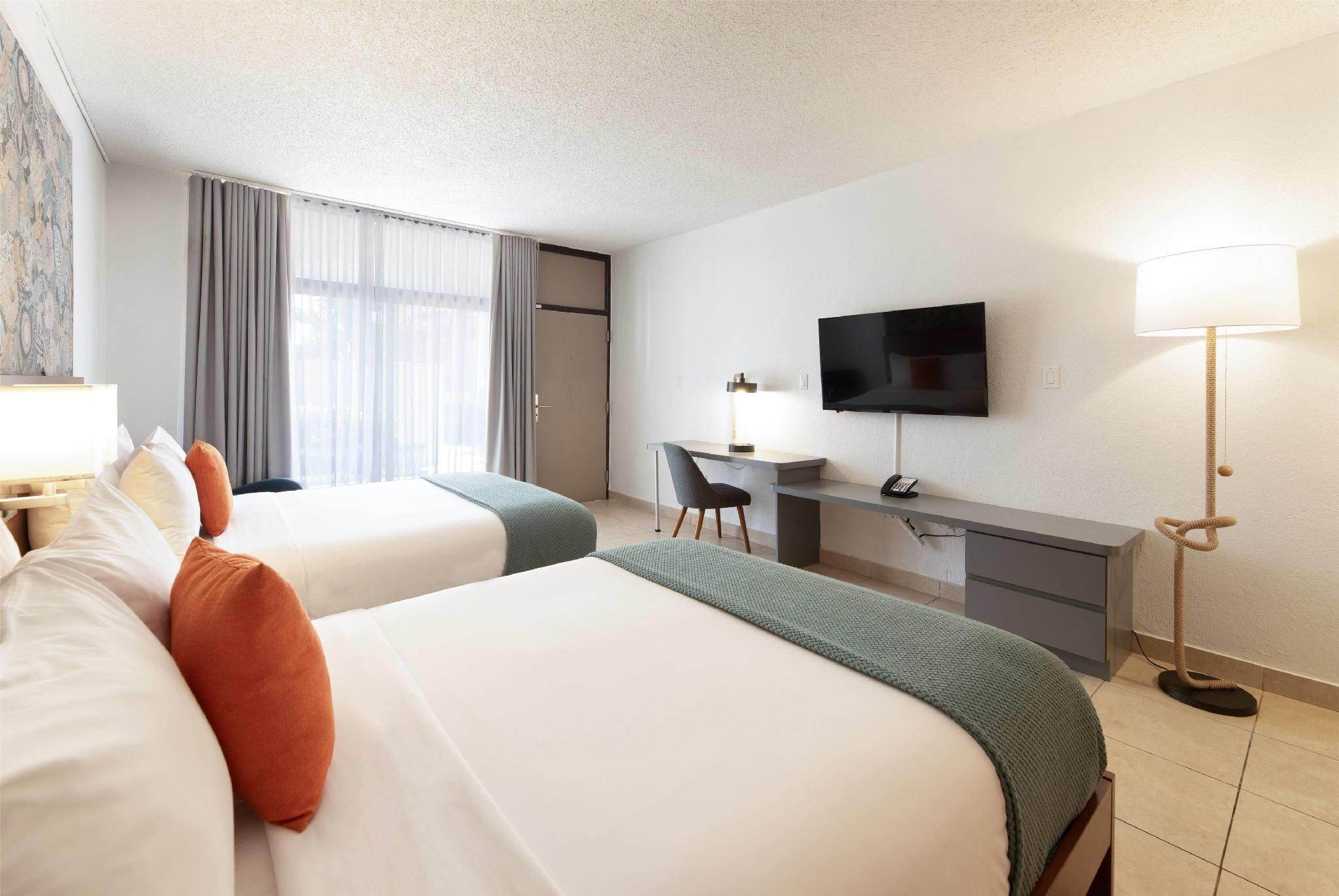Lagos Collection, 2 Queen Beds, Studio, Resort View
