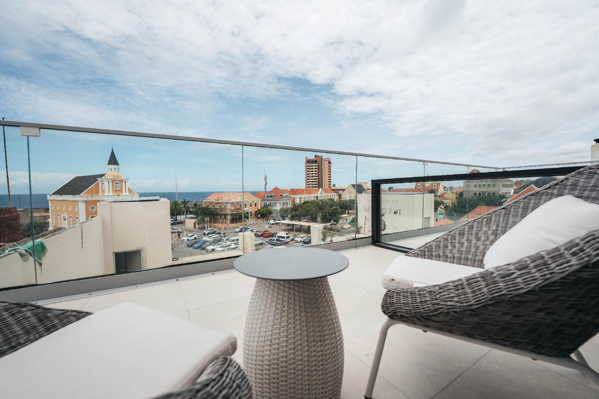 Elements Hotel & Shops Curacao Deluxe King Room with Balcony 2