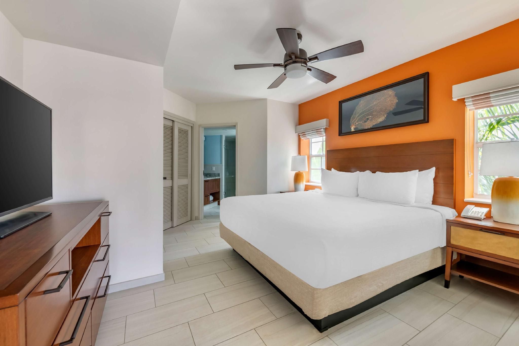 2 Bedroom Ocean Front Suite with 2 Kings