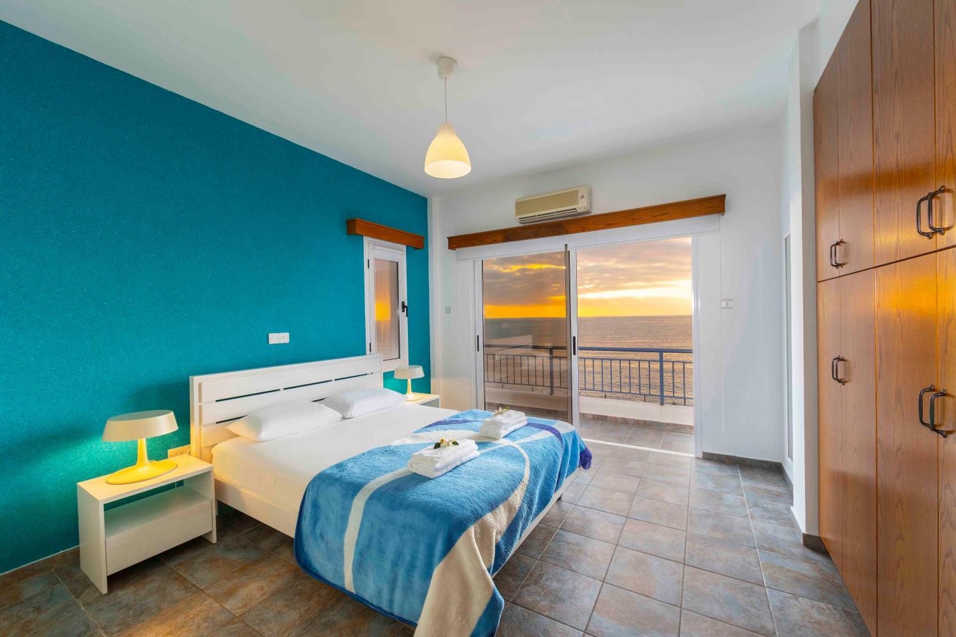 Villa - Beach Front