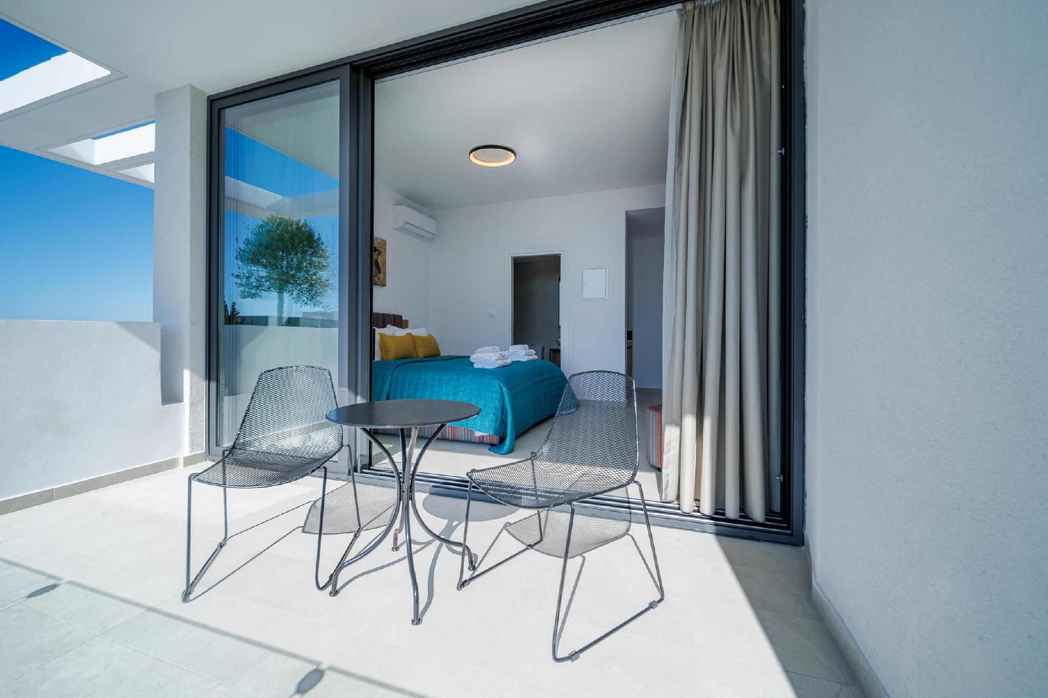 Double Room B - Non-Smoking