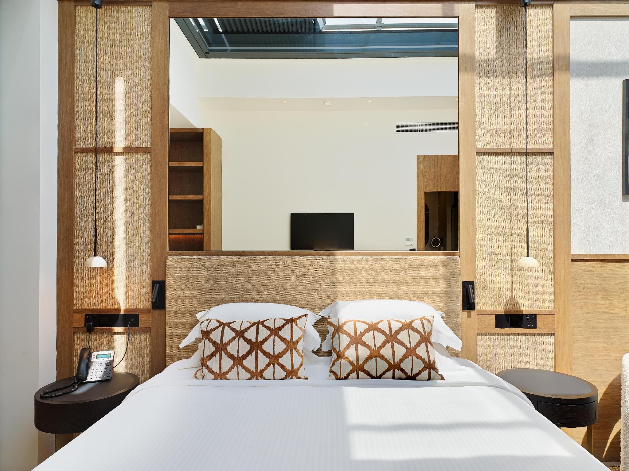 Suite with Outdoor Hot Tub