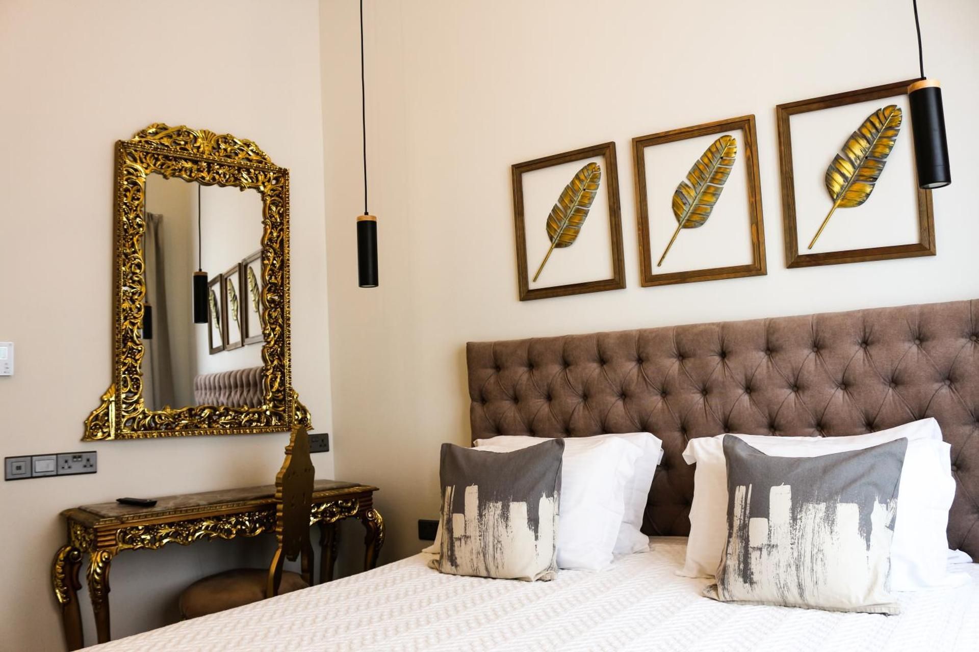 Standard Double Room - Terpsichore