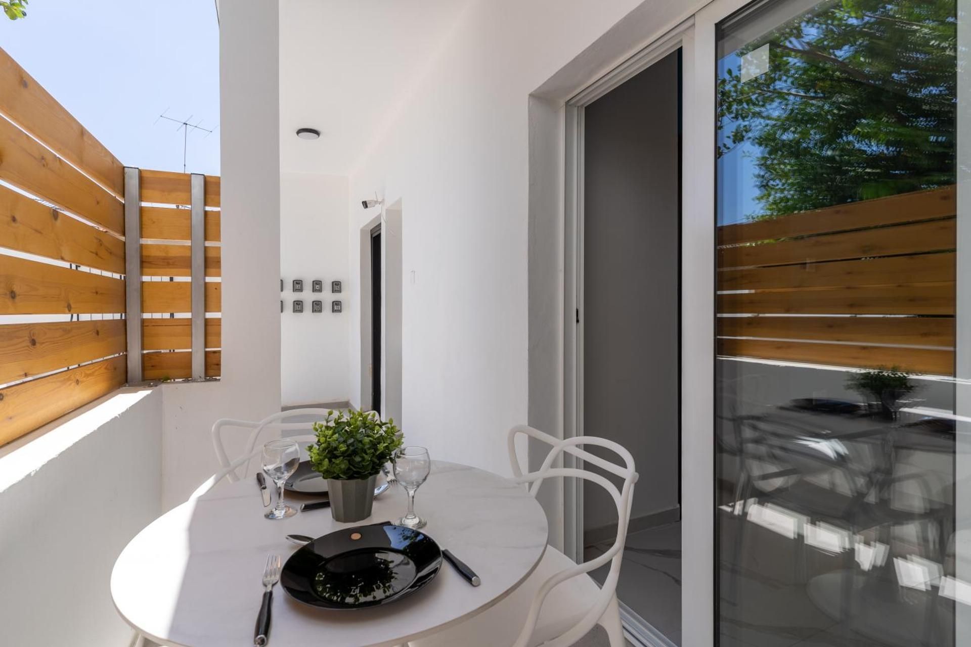 One-Bedroom Apartment with Balcony
