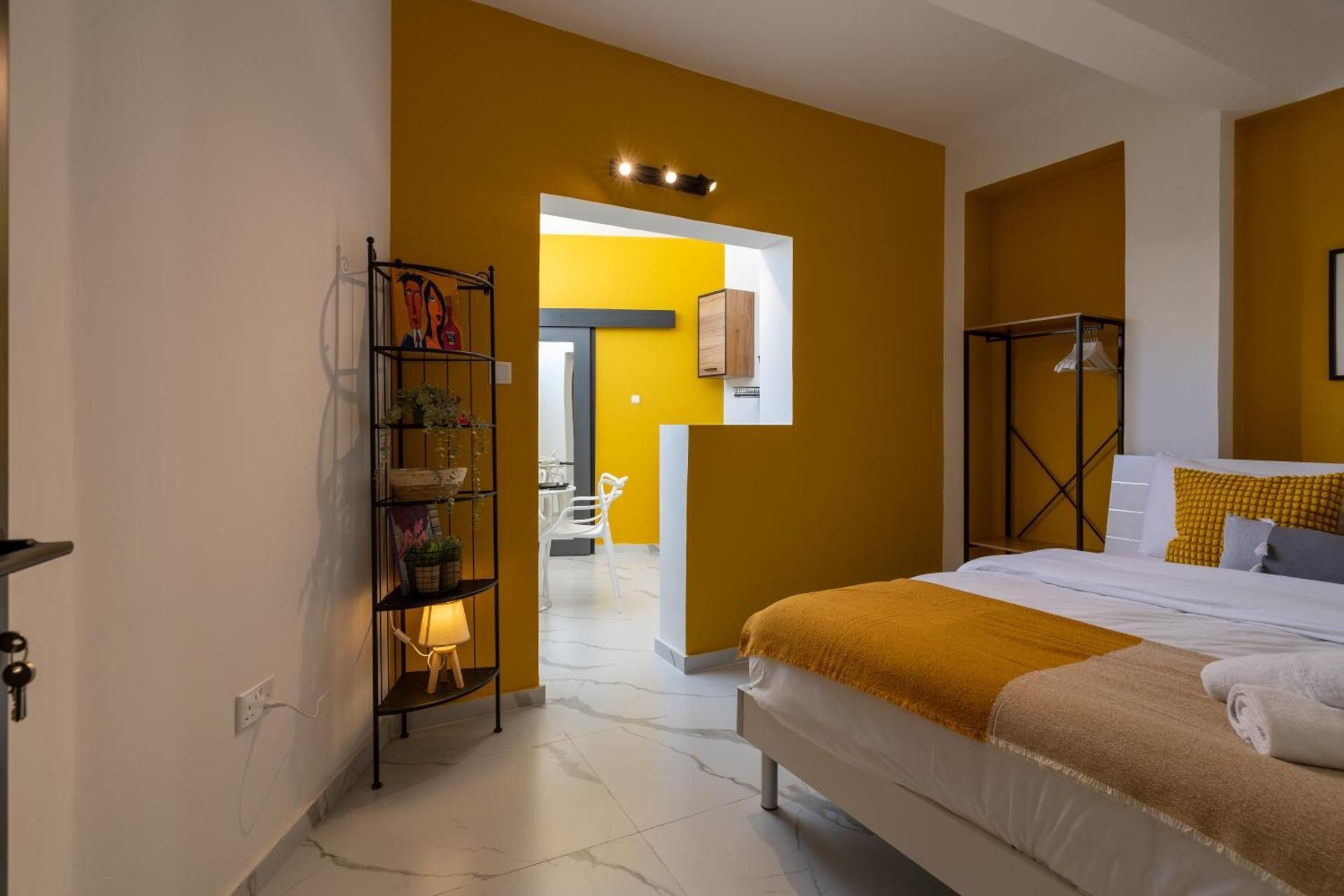 One-Bedroom Apartment