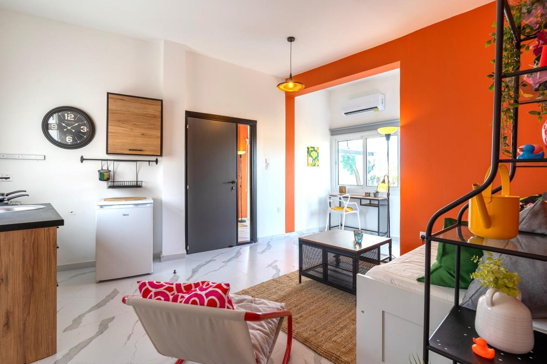 One-Bedroom Apartment with View