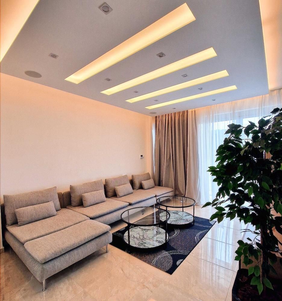 43659fe6503b92e7fd8664c4fb34ea55