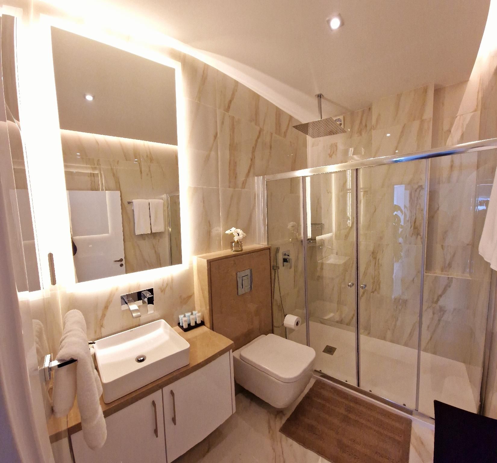 Sveltos Residence Suites 3-Bedroom Apartment 2