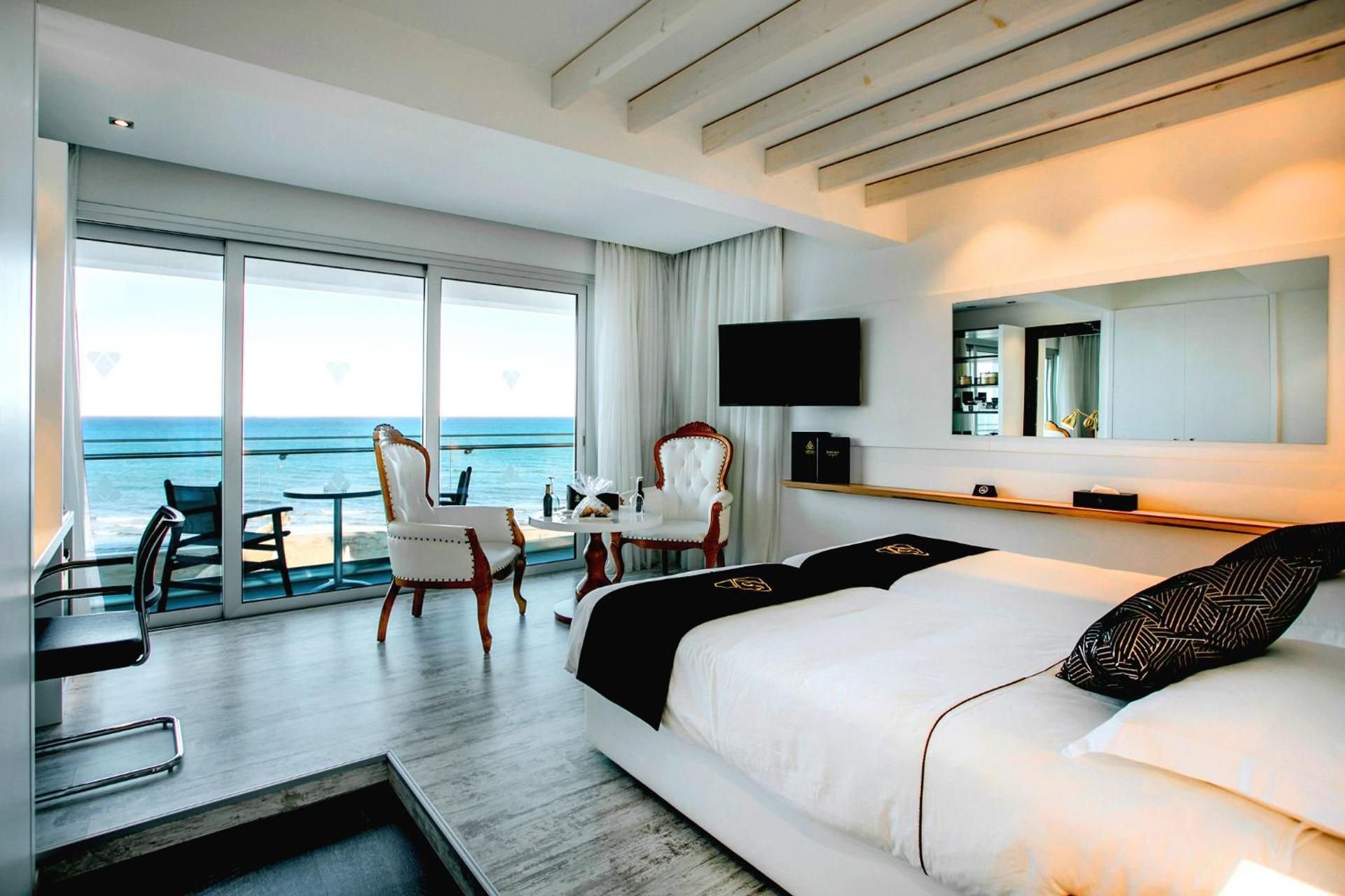 Deluxe Twin Room with Sea View
