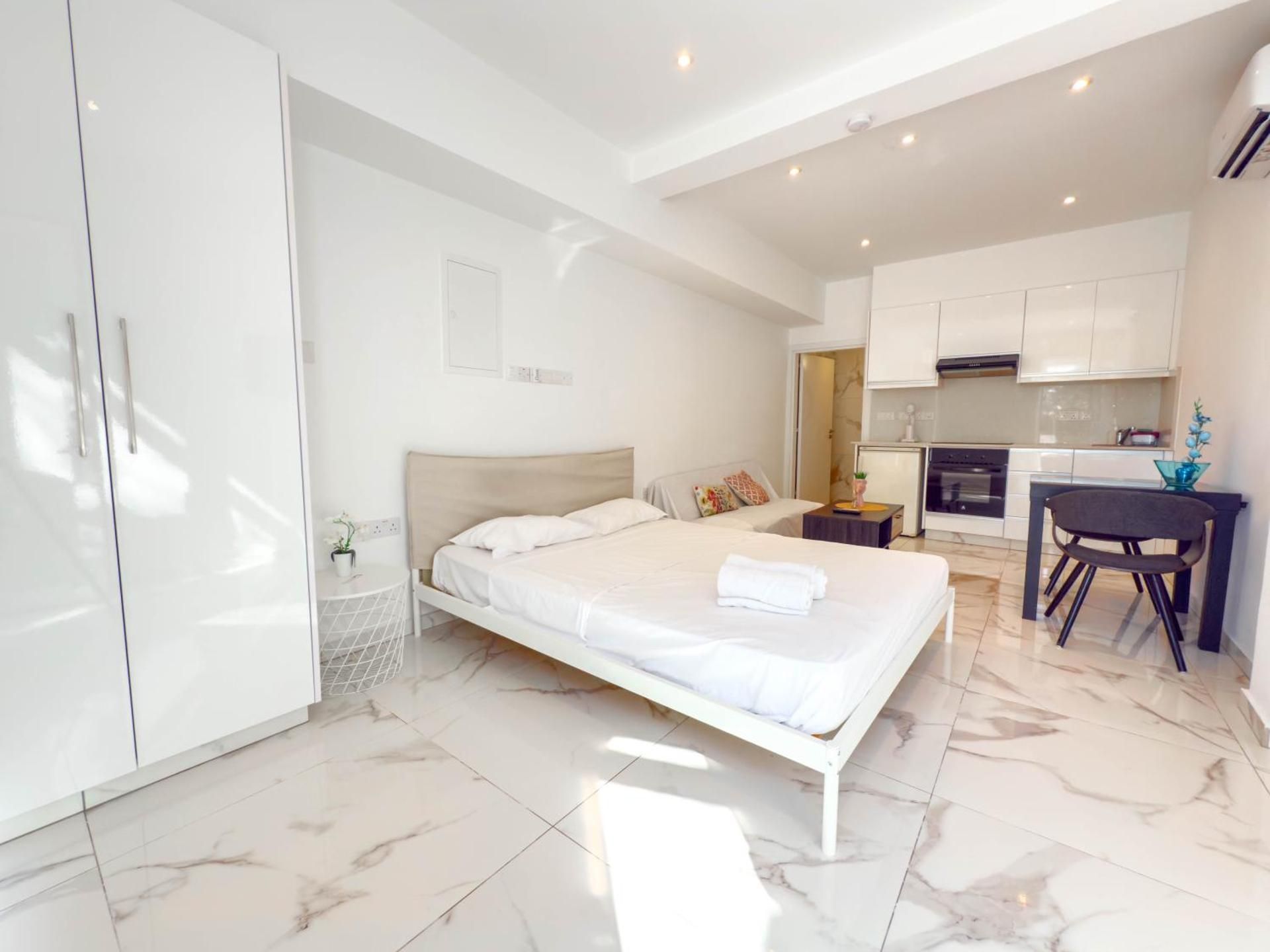 King Studio with Sofa Bed