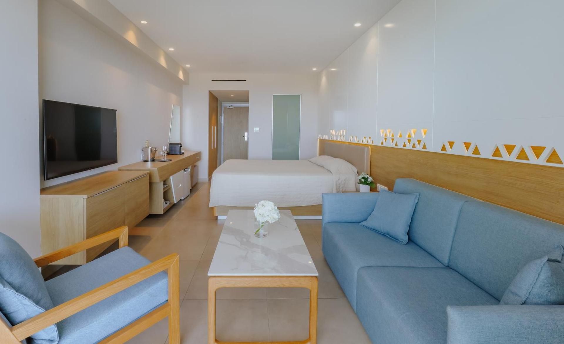 Penthouse Junior Suite with Sea View