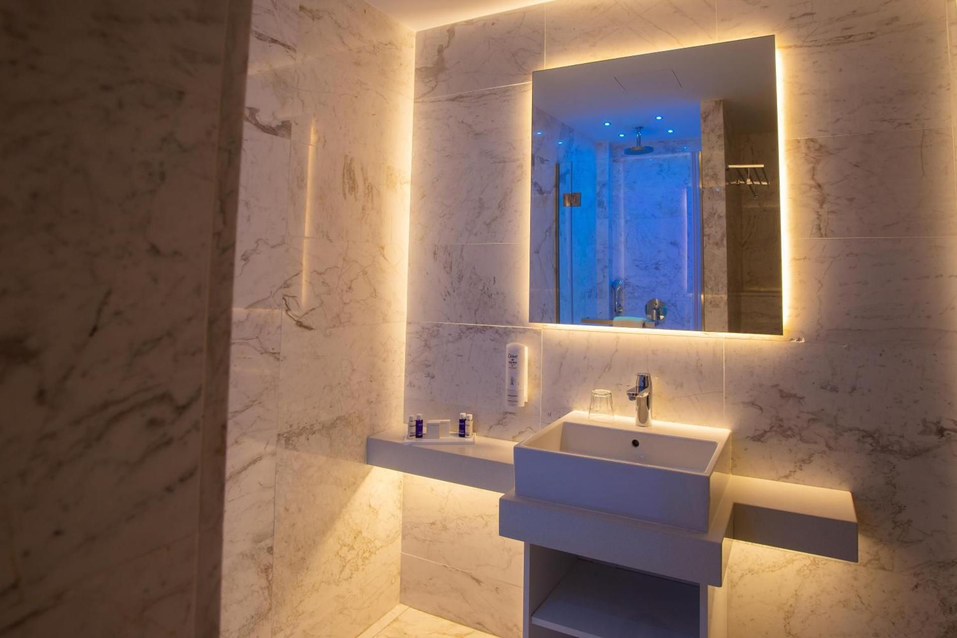 King Garden Pool Suite