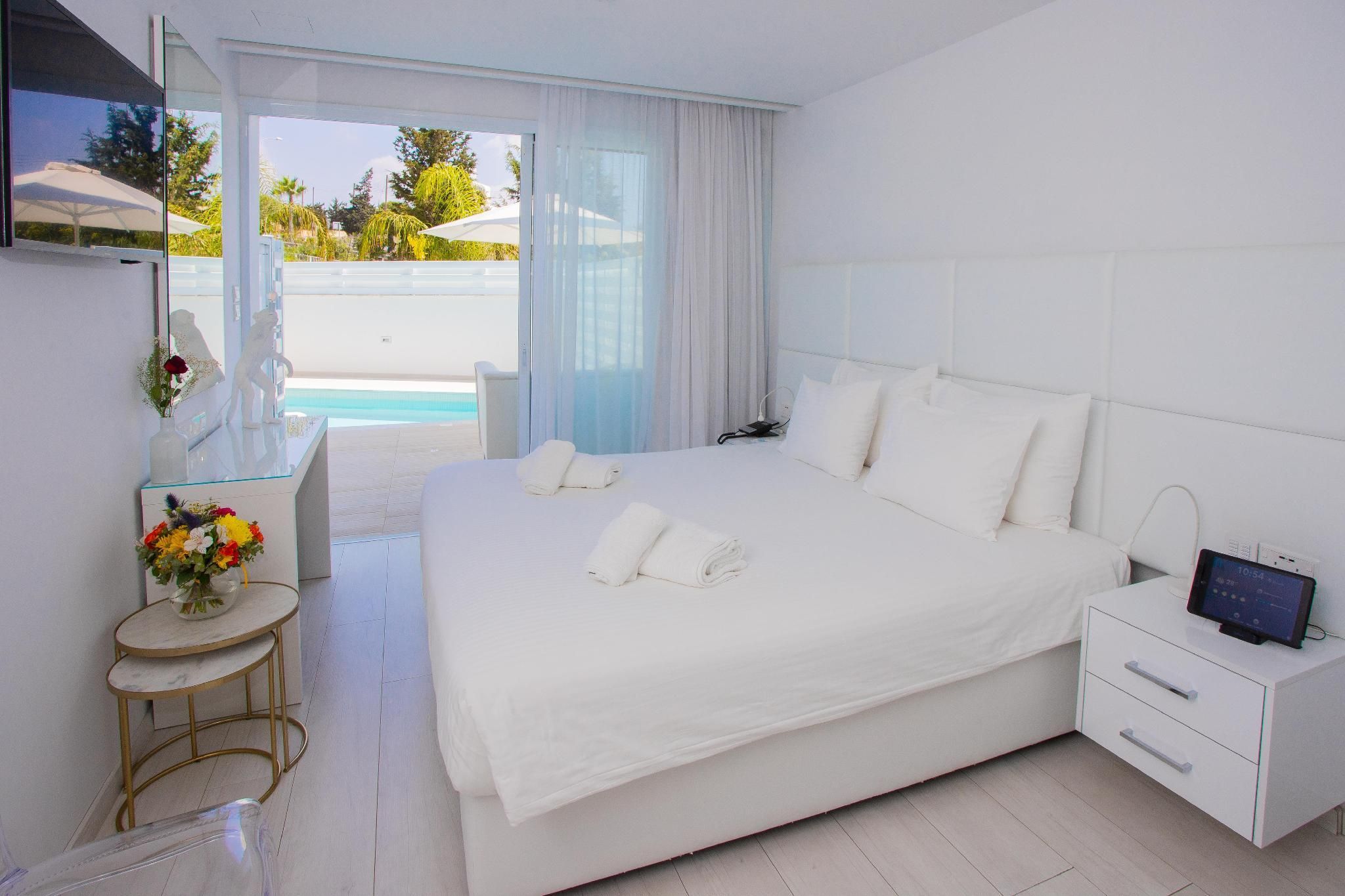 Deluxe Room with Private Pool