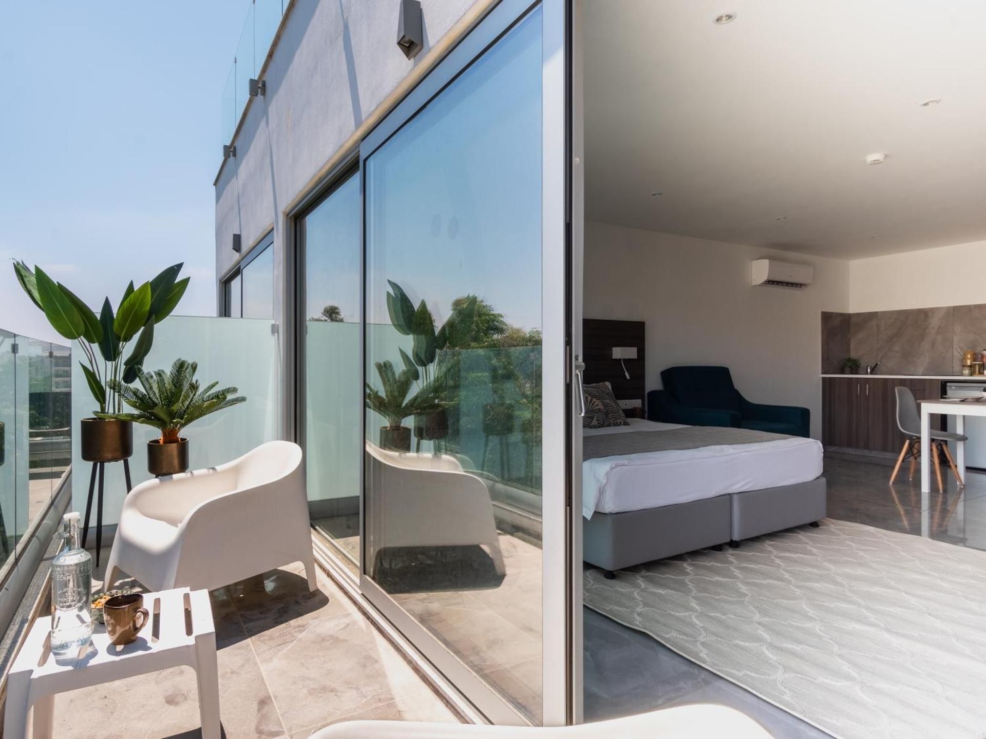 Superior One-Bedroom Apartment with Balcony