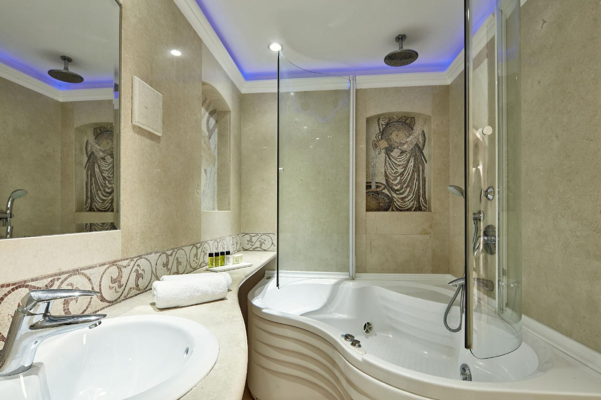 1-Bedroom Premium Pool View Suite